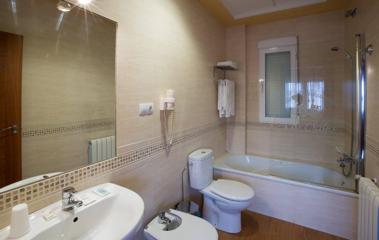 Hotel Los Chiles Villanueva Del Arzobispo Eksteriør billede