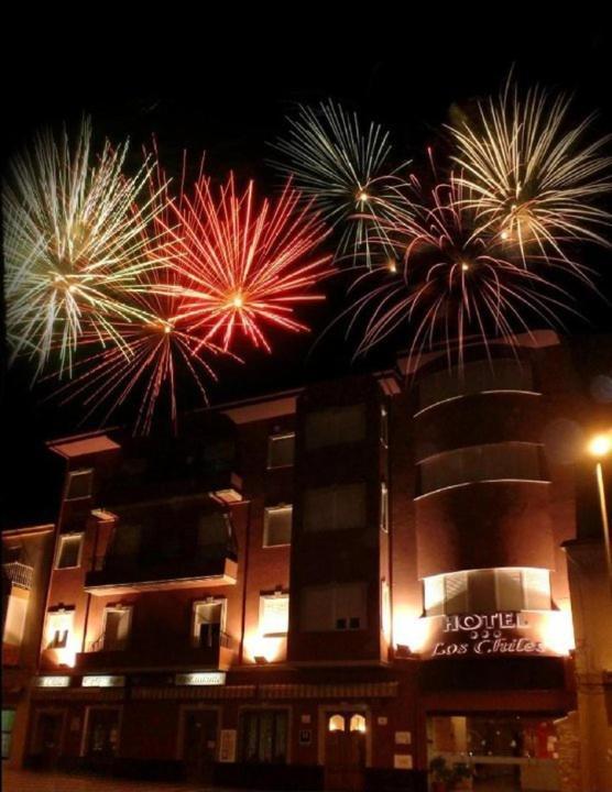 Hotel Los Chiles Villanueva Del Arzobispo Eksteriør billede