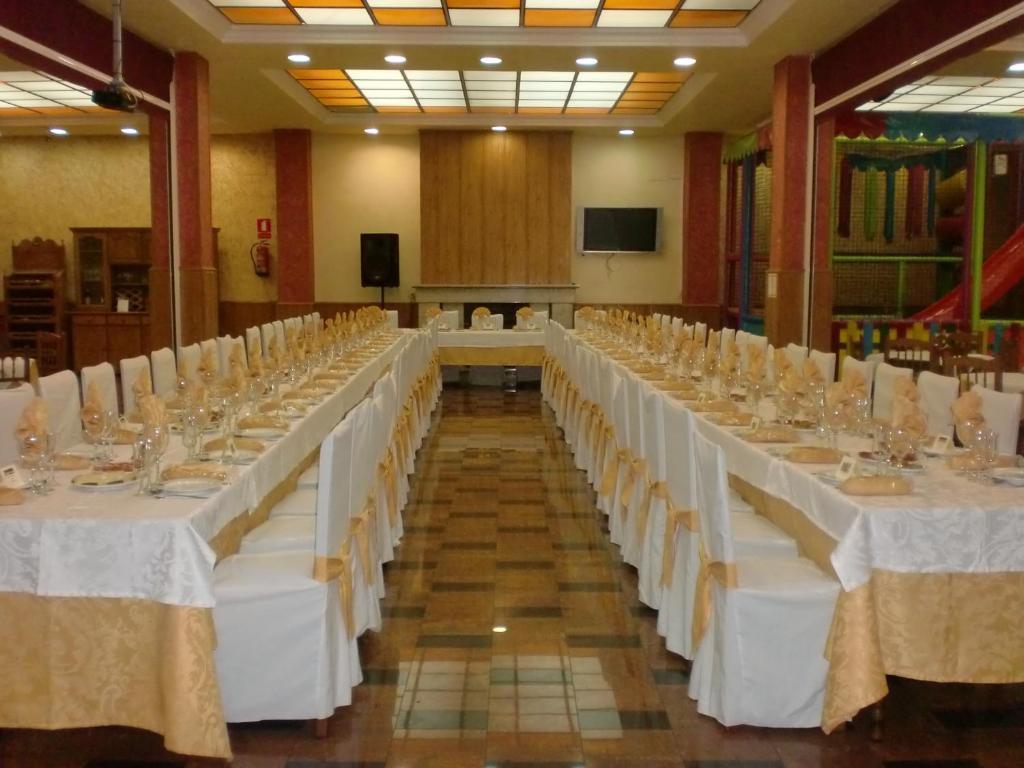 Hotel Los Chiles Villanueva Del Arzobispo Restaurant billede