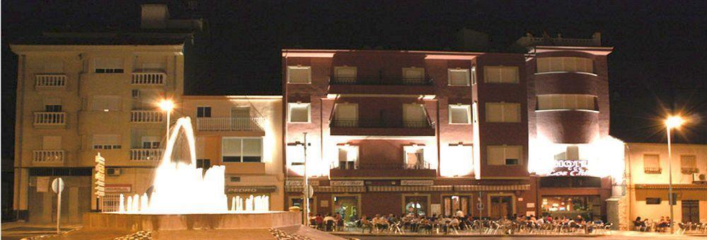 Hotel Los Chiles Villanueva Del Arzobispo Eksteriør billede