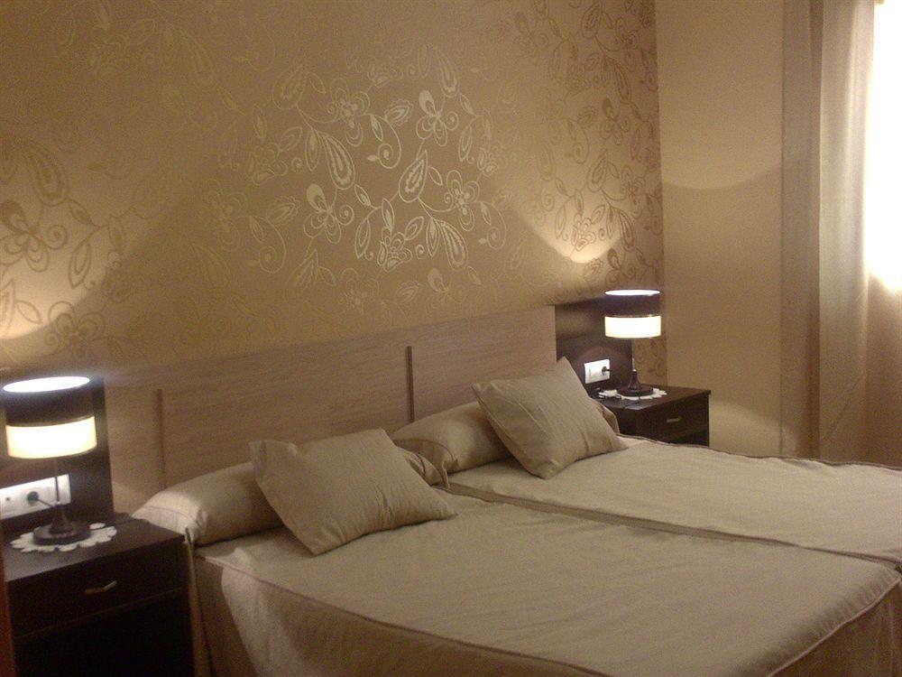 Hotel Los Chiles Villanueva Del Arzobispo Værelse billede
